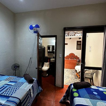 El Aventurero Hotel Antigua Eksteriør billede